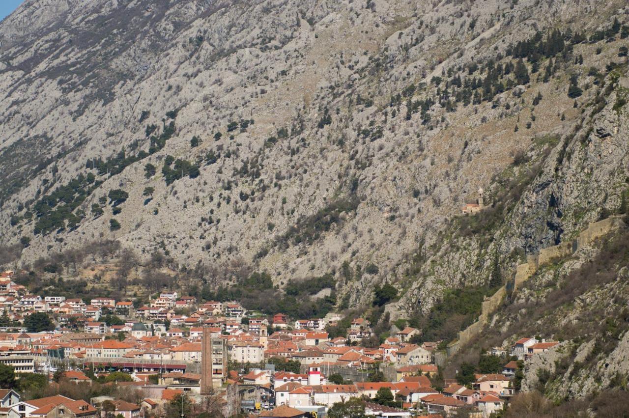 Apartments Mezini 11 Kotor Buitenkant foto