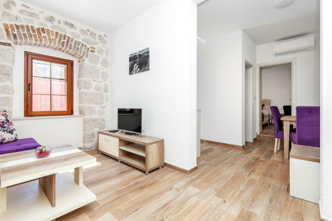 Apartments Mezini 11 Kotor Buitenkant foto