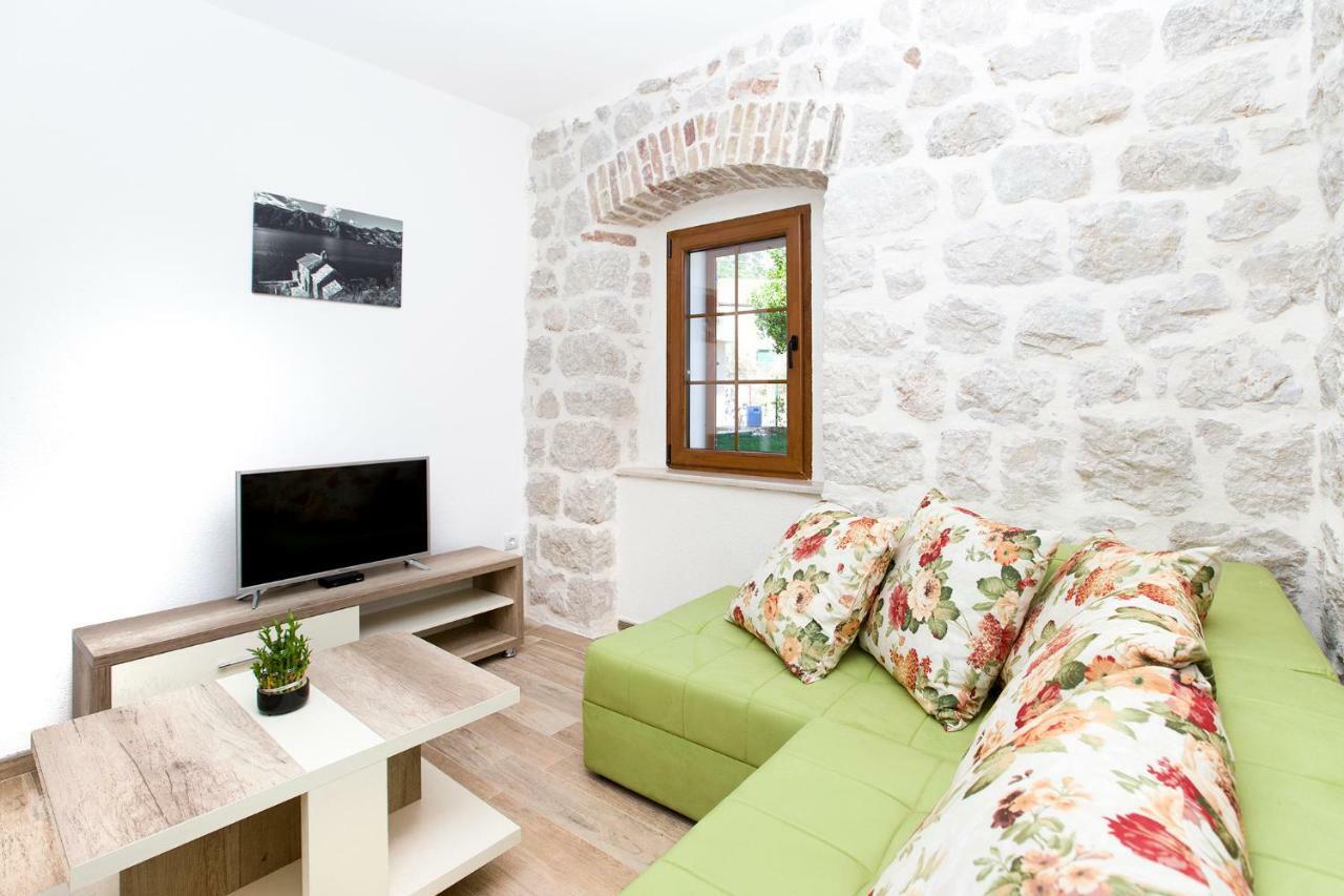 Apartments Mezini 11 Kotor Buitenkant foto