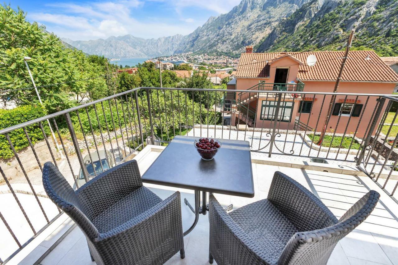 Apartments Mezini 11 Kotor Buitenkant foto