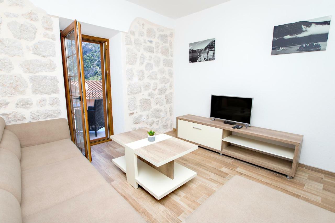Apartments Mezini 11 Kotor Buitenkant foto